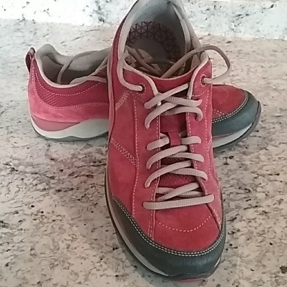 Dansko Other - Dansko slip resistant sneakers size 42